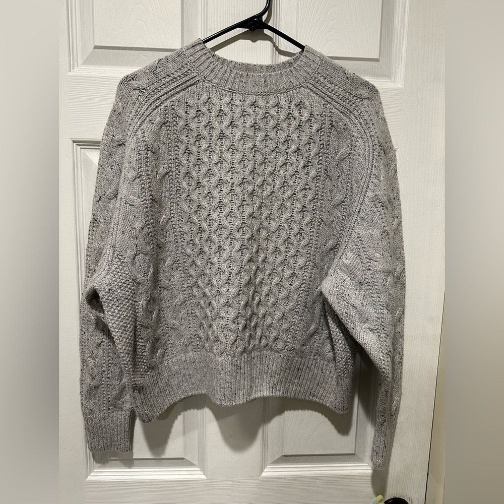 Universal Thread Light Gray Cable Knit Sweater, Chunky & Oversized. Small. Warm!